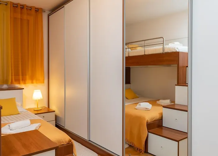 Adriatic Charm: Coastal Heaven Of 公寓