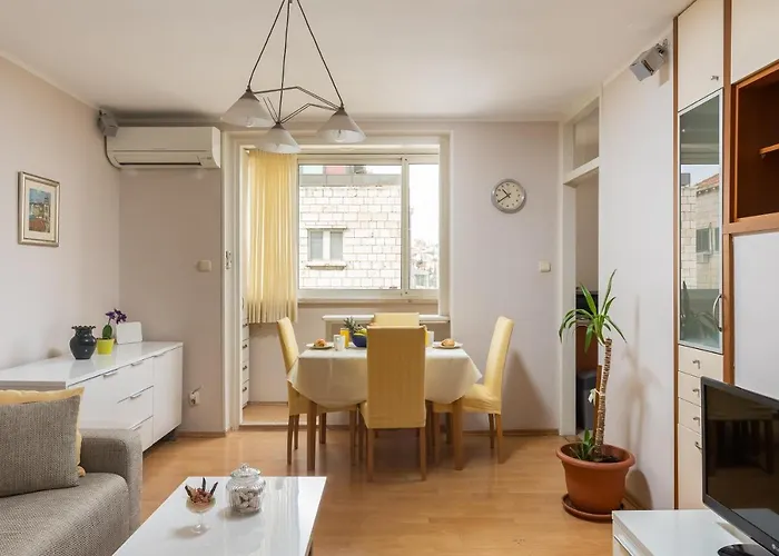 Adriatic Charm: Coastal Heaven Of 杜布罗夫尼克