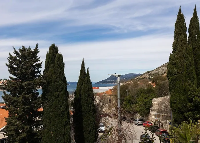 Adriatic Charm: Coastal Heaven Of 公寓